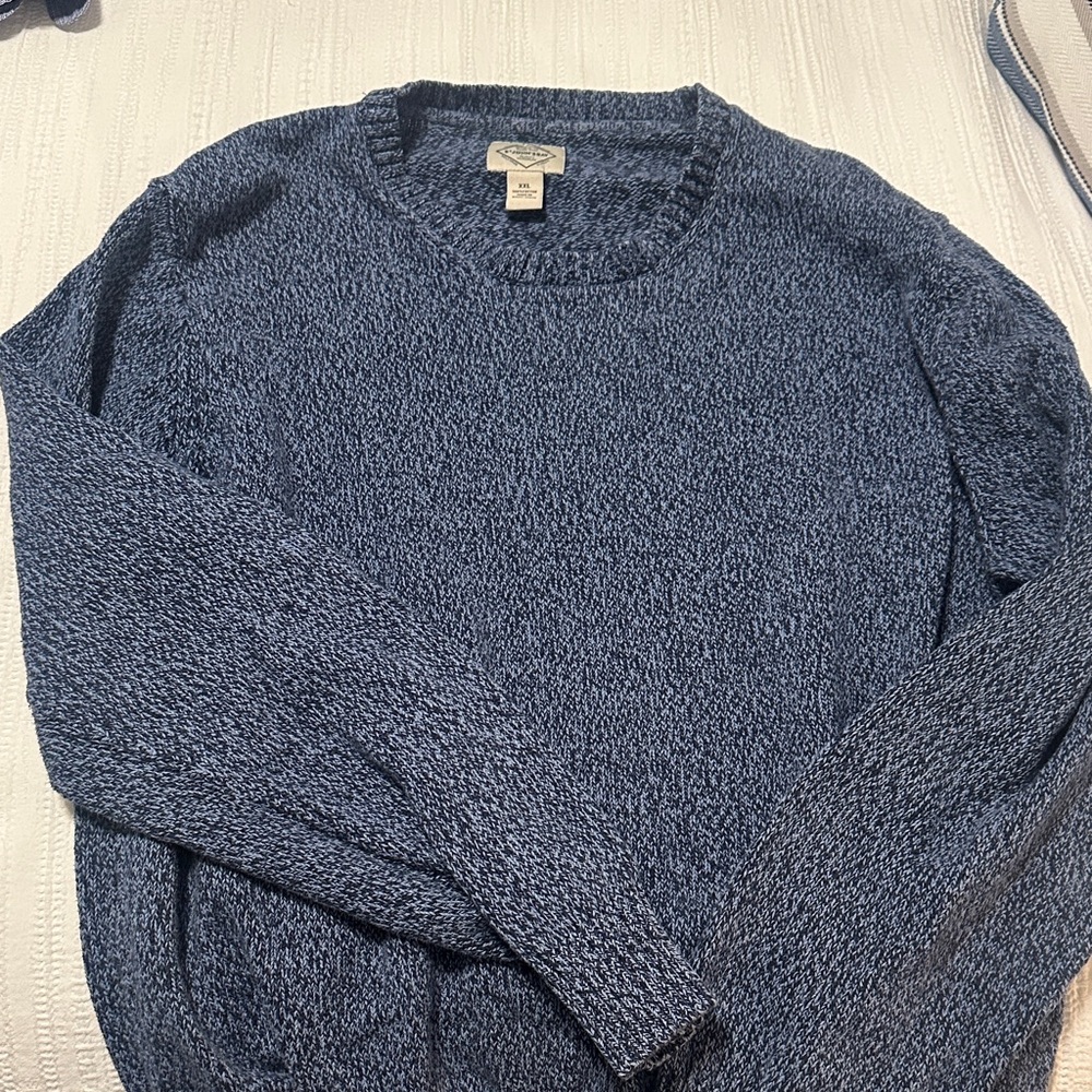 St. John's Bay Men's Heather Navy Crewneck Sweater